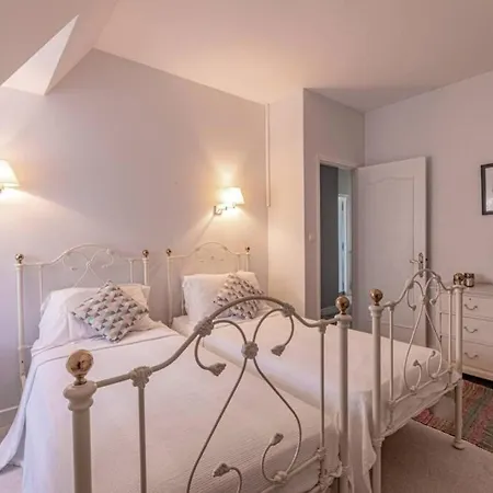 Quiet 50's - 12 P. - Private Park & Pool Holiday home