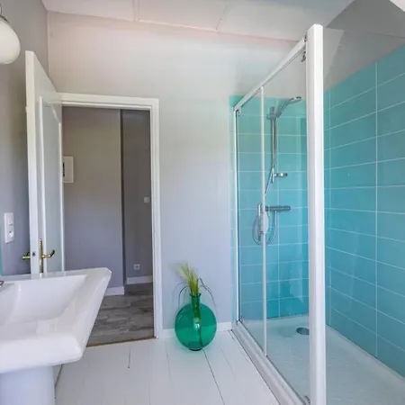 Quiet 50's - 12 P. - Private Park & Pool Holiday home *