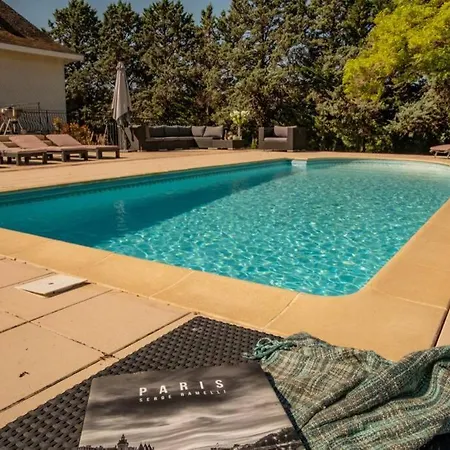 Holiday home Quiet 50's - 12 P. - Private Park & Pool *