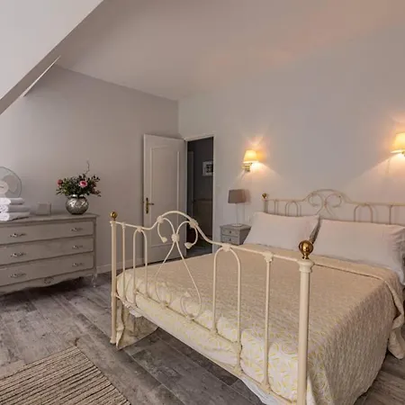 Quiet 50's - 12 P. - Private Park & Pool Holiday home Fources