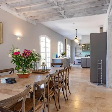 Quiet 50's - 12 P. - Private Park & Pool * Fources