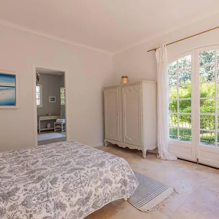 Quiet 50's - 12 P. - Private Park & Pool