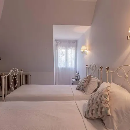 Holiday home Quiet 50's - 12 P. - Private Park & Pool