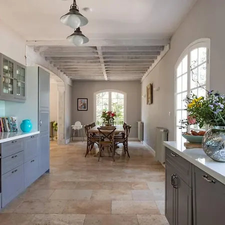 Quiet 50's - 12 P. - Private Park & Pool Fources