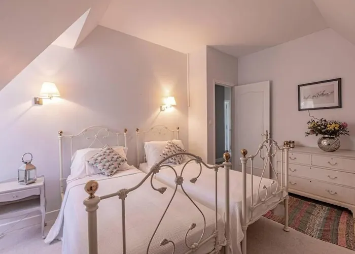 Quiet 50's - 12 P. - Private Park & Pool Vakantiehuis