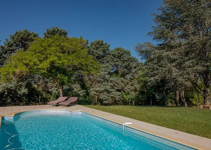 Quiet 50's - 12 P. - Private Park & Pool *