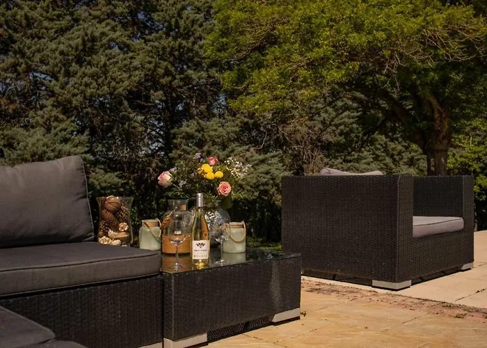 Quiet 50's - 12 P. - Private Park & Pool