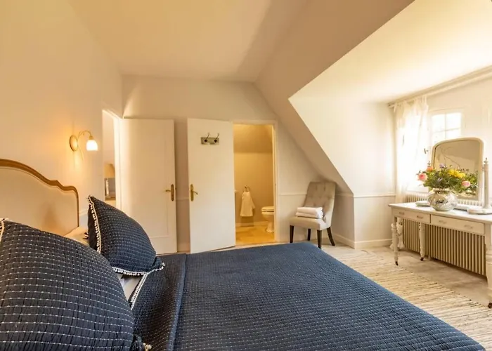 Quiet 50's - 12 P. - Private Park & Pool Vakantiehuis *